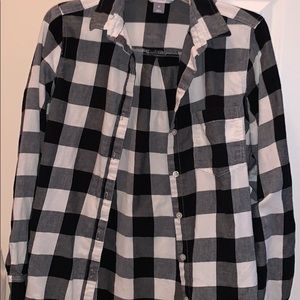 Black and White Old Navy flannel shirt